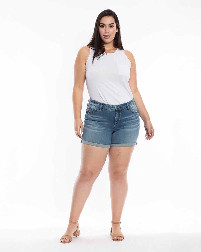 Front of a model wearing a size 22 Rolled Shorts - Kinslee in KINSLEE by Slink Jeans. | dia_product_style_image_id:311950